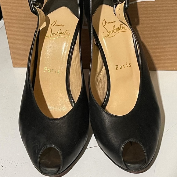 Used Christian Louboutin peep toes 39 slingback - Picture 3 of 4